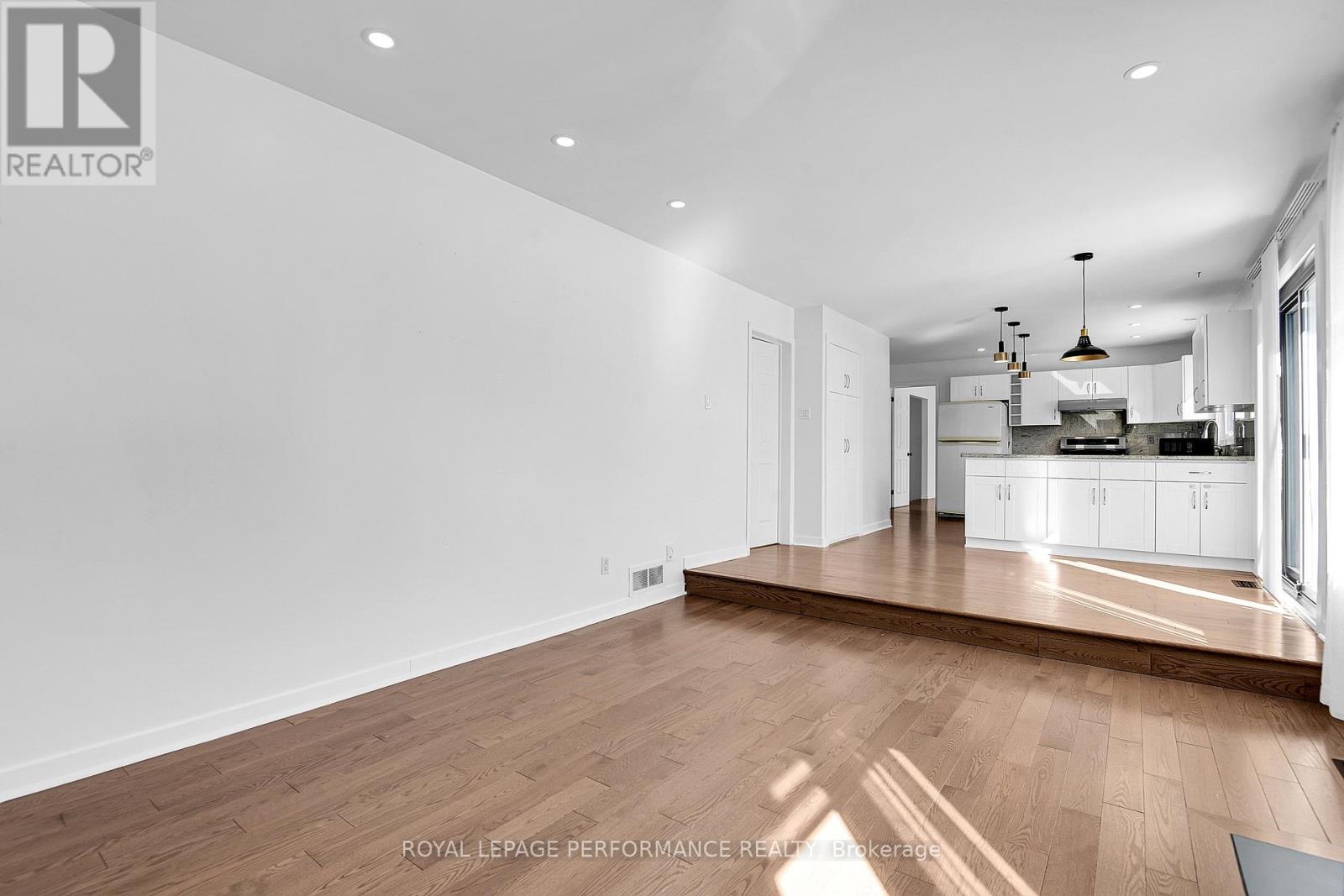 2722 Wyldewood Street, Ottawa, Ontario  K1T 2R9 - Photo 16 - X12842734