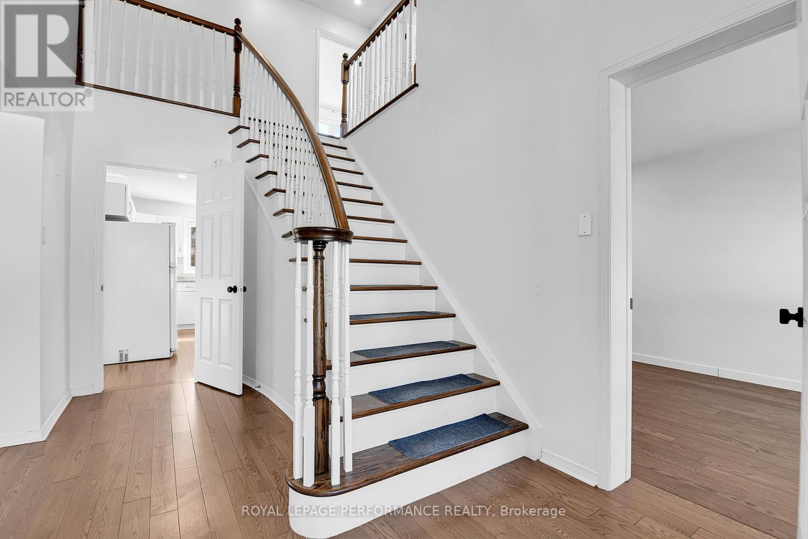 2722 Wyldewood Street, Ottawa, Ontario  K1T 2R9 - Photo 5 - X12842734