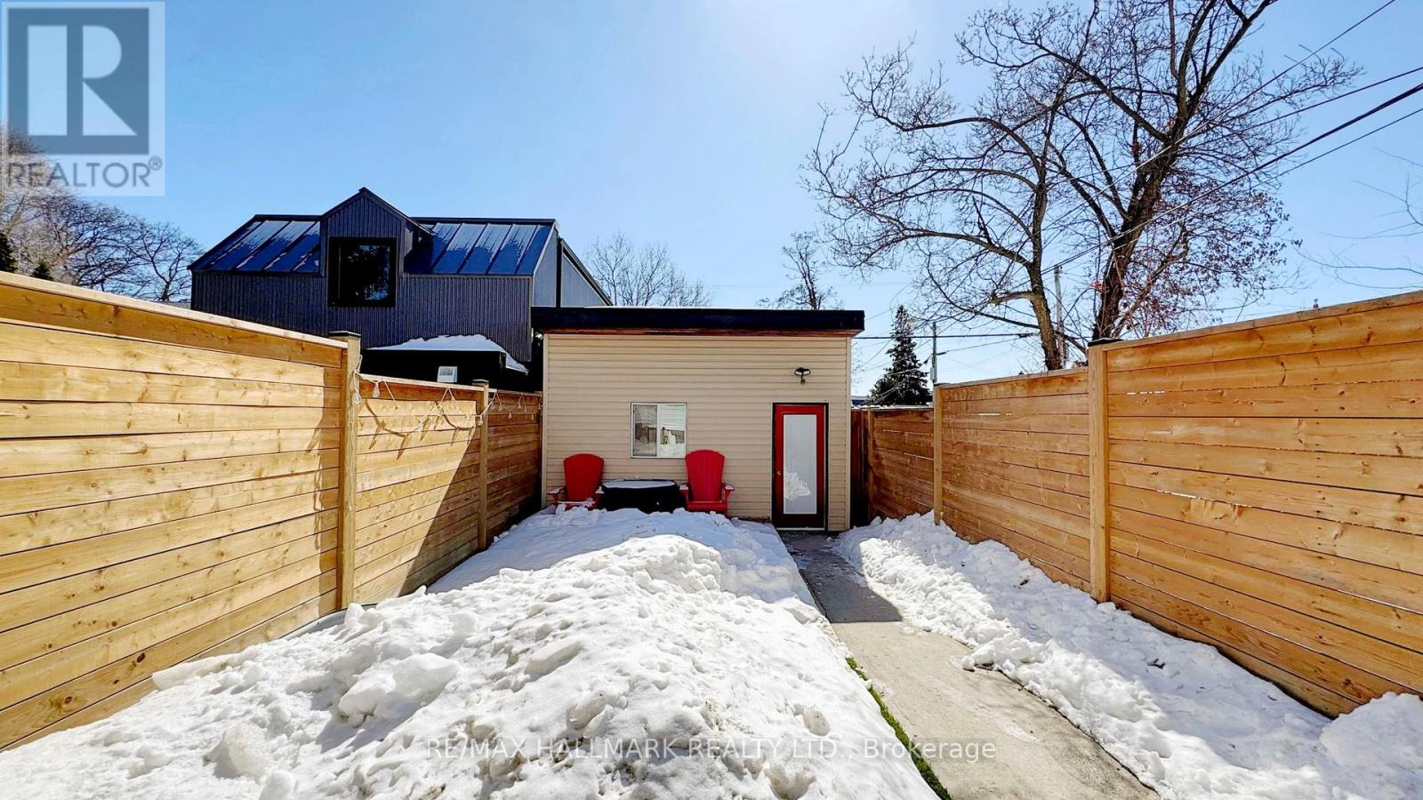 15a Myrtle Avenue, Toronto, Ontario  M4M 2A3 - Photo 32 - E12839324