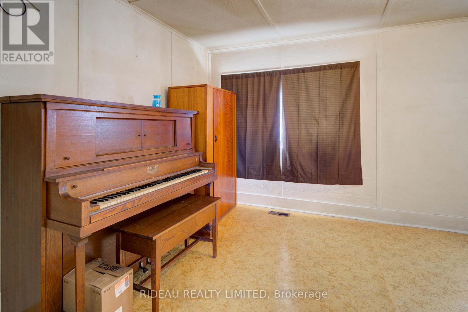 31 Colborne Street, Rideau Lakes, Ontario  K0G 1V0 - Photo 12 - X12842744