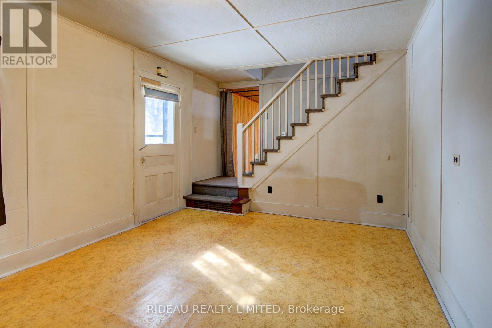 31 Colborne Street, Rideau Lakes, Ontario  K0G 1V0 - Photo 13 - X12842744