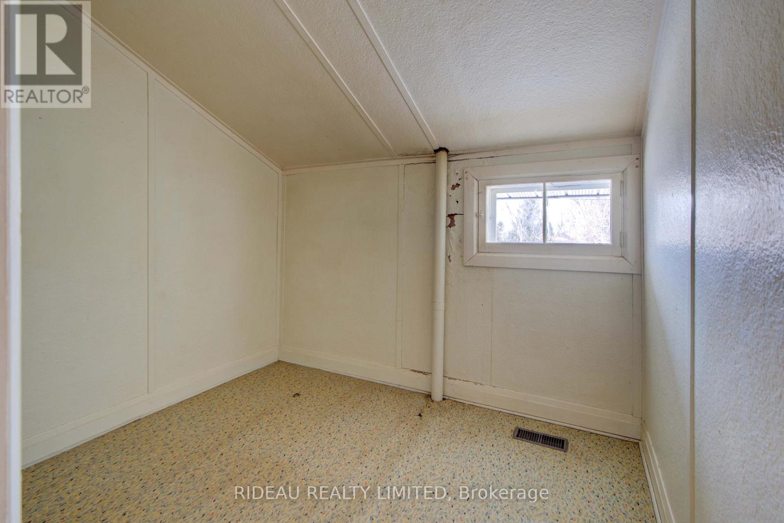 31 Colborne Street, Rideau Lakes, Ontario  K0G 1V0 - Photo 16 - X12842744