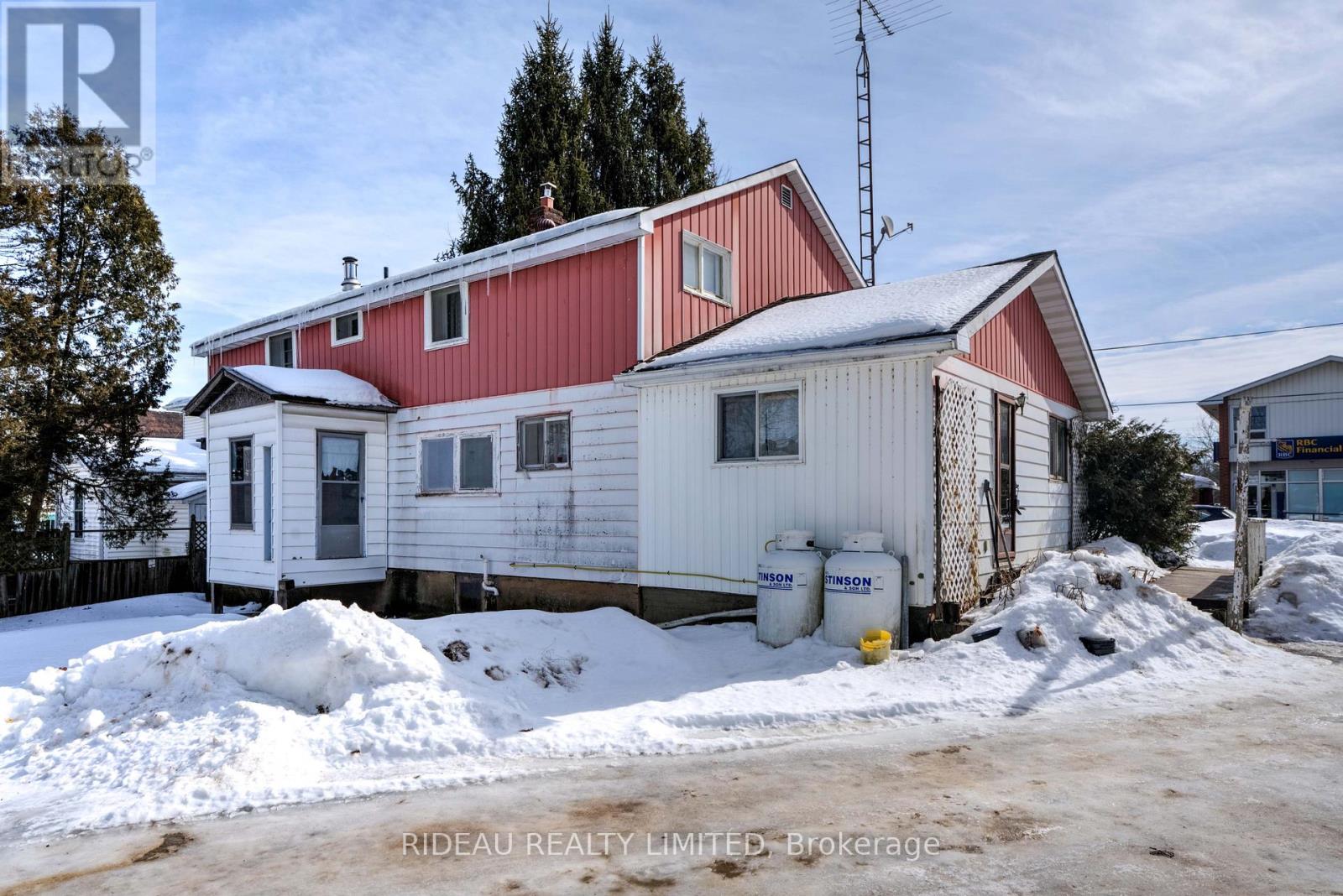 31 Colborne Street, Rideau Lakes, Ontario  K0G 1V0 - Photo 4 - X12842744