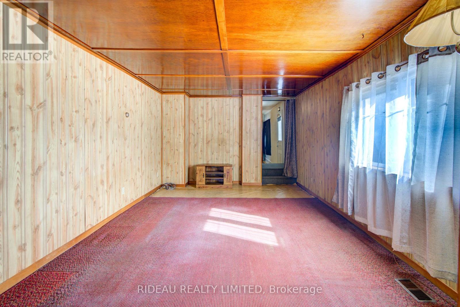 31 Colborne Street, Rideau Lakes, Ontario  K0G 1V0 - Photo 9 - X12842744