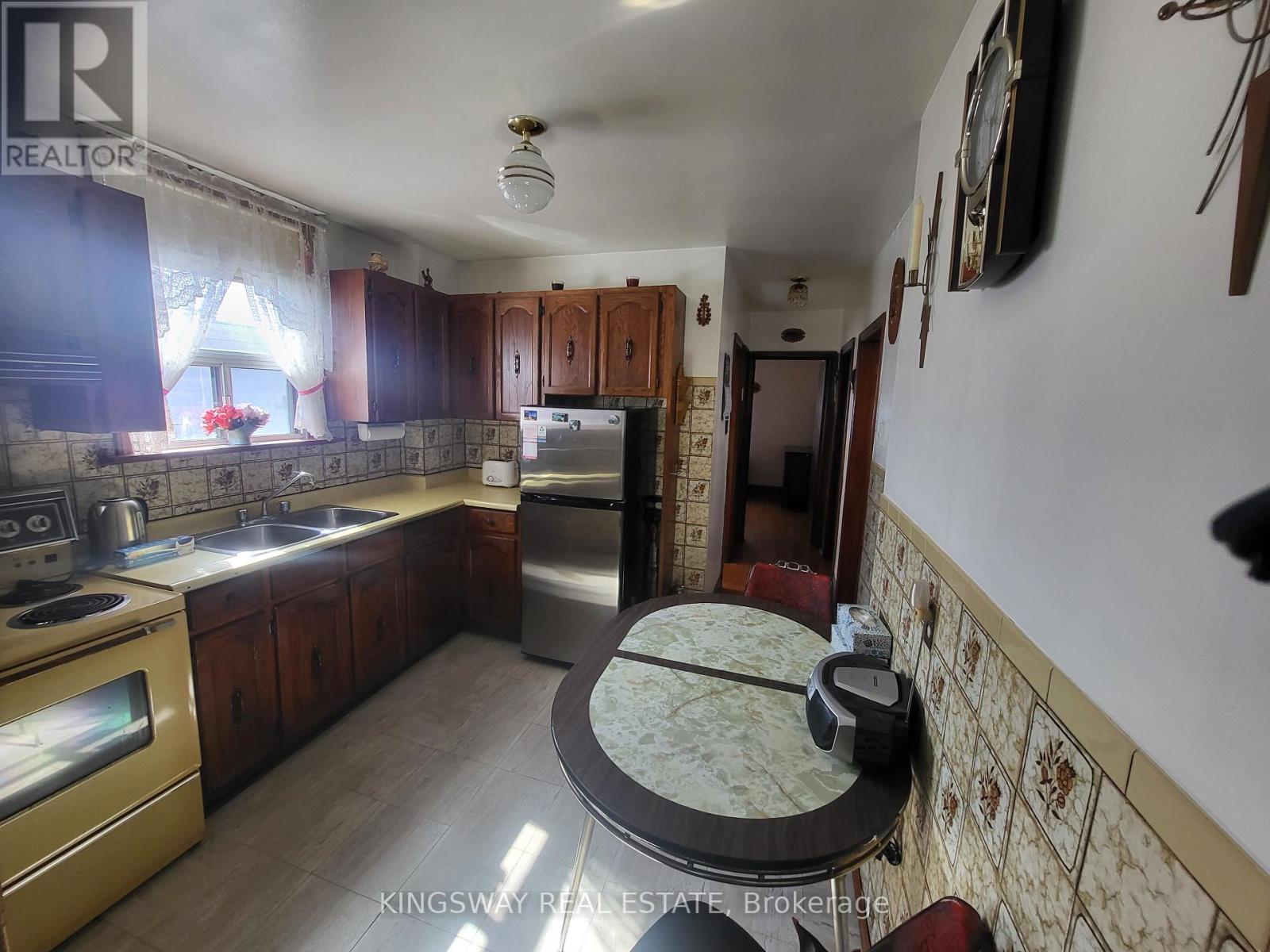 34 O'donnell Avenue, Toronto, Ontario  M8Z 3X9 - Photo 3 - W12841258