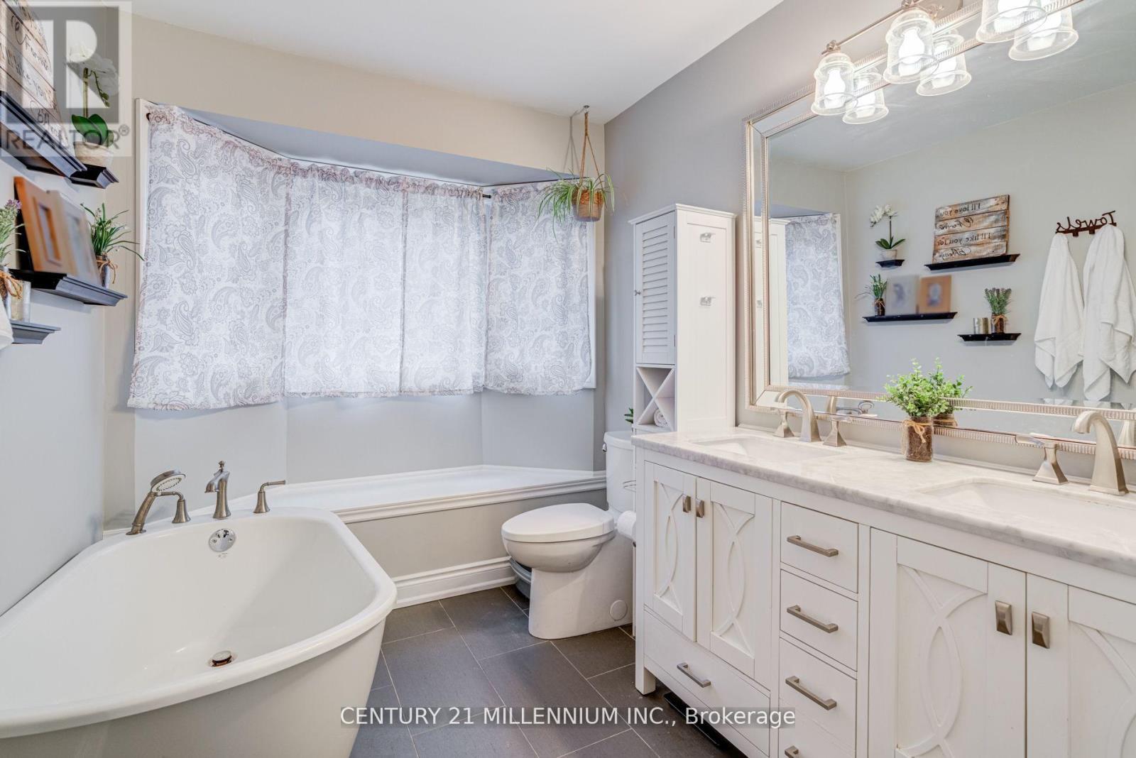 28 Bristol Avenue, Brampton, Ontario  L6X 2B3 - Photo 20 - W12839032