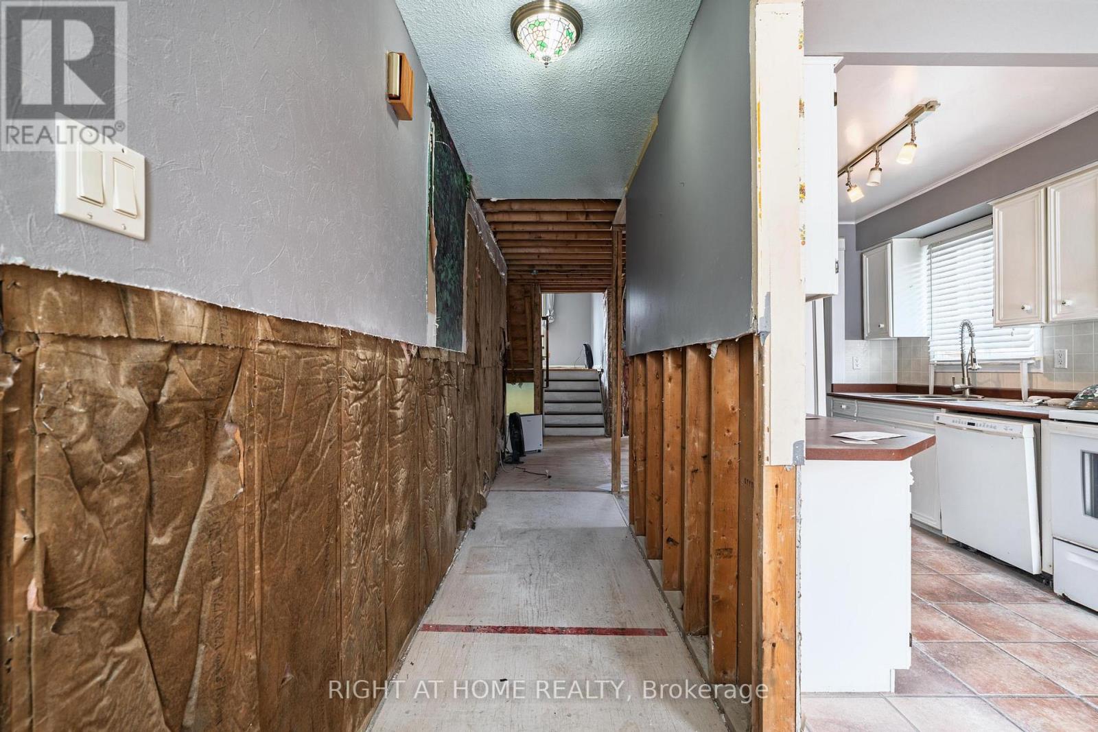 5 Simmons Boulevard, Brampton, Ontario  L6V 3V3 - Photo 3 - W12842746