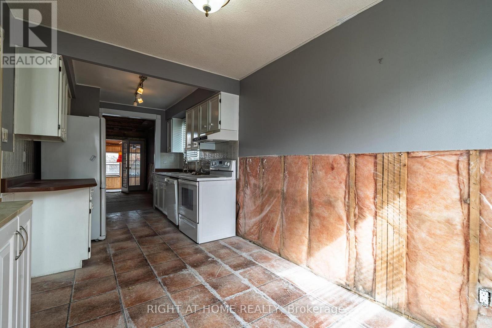 5 Simmons Boulevard, Brampton, Ontario  L6V 3V3 - Photo 6 - W12842746