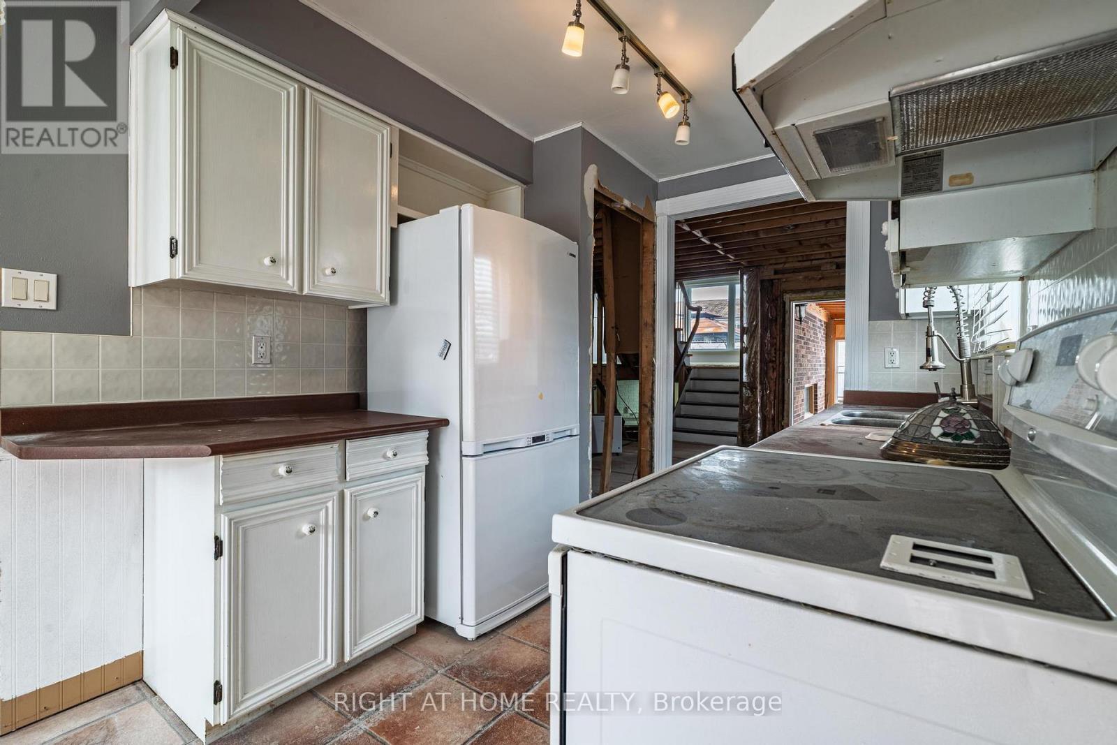 5 Simmons Boulevard, Brampton, Ontario  L6V 3V3 - Photo 8 - W12842746