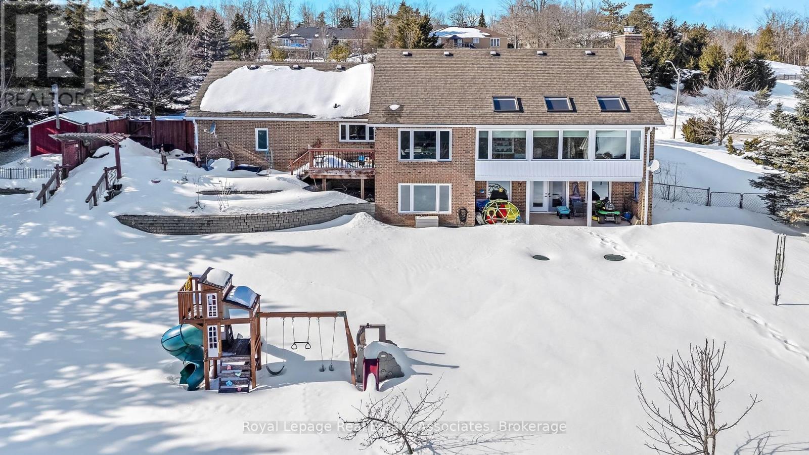 10 Kildare Drive, Erin, Ontario  N0B 1T0 - Photo 4 - X12842706