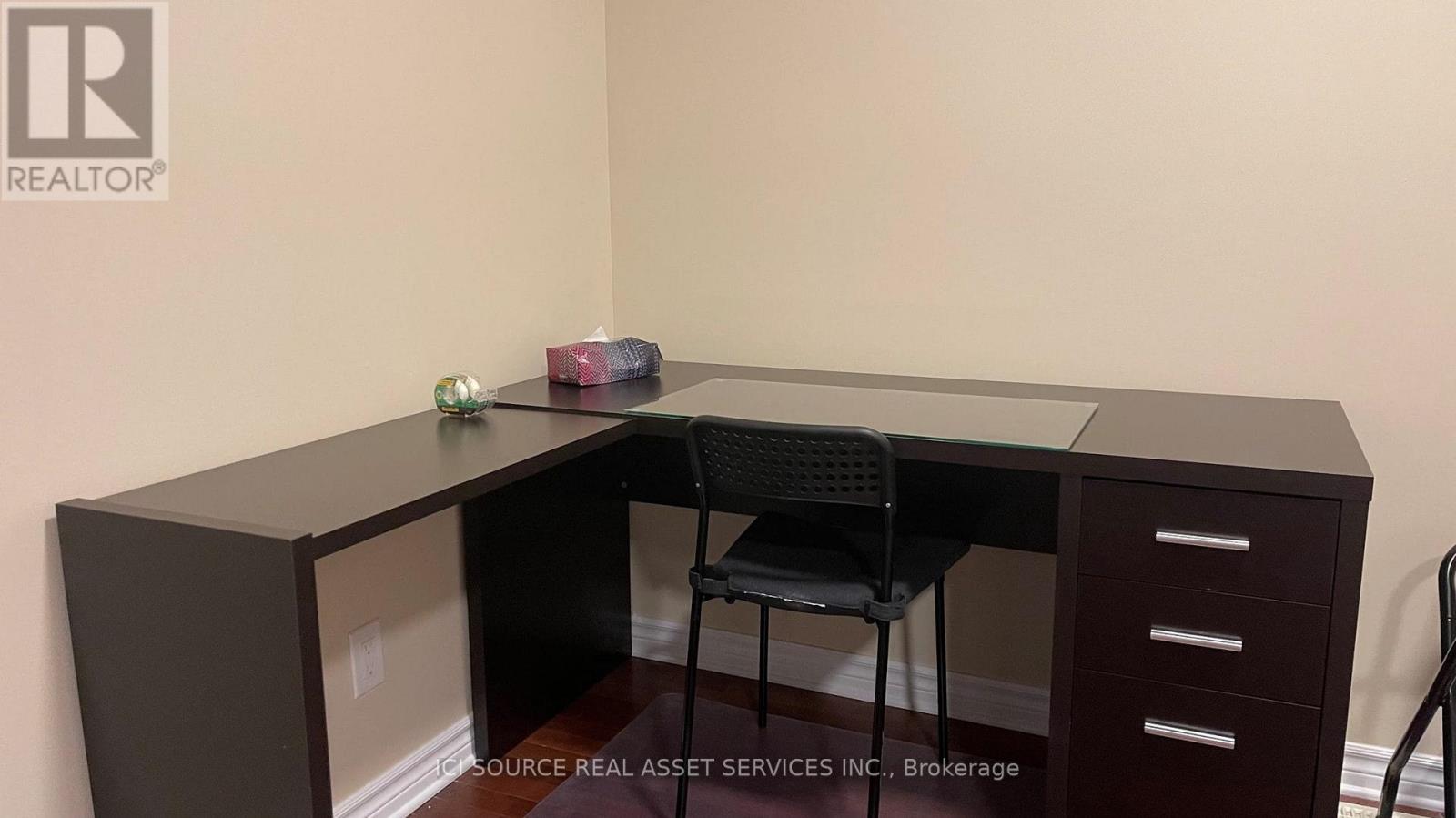 27 Torbec Avenue, Ottawa, Ontario  K2T 0B6 - Photo 20 - X12842722