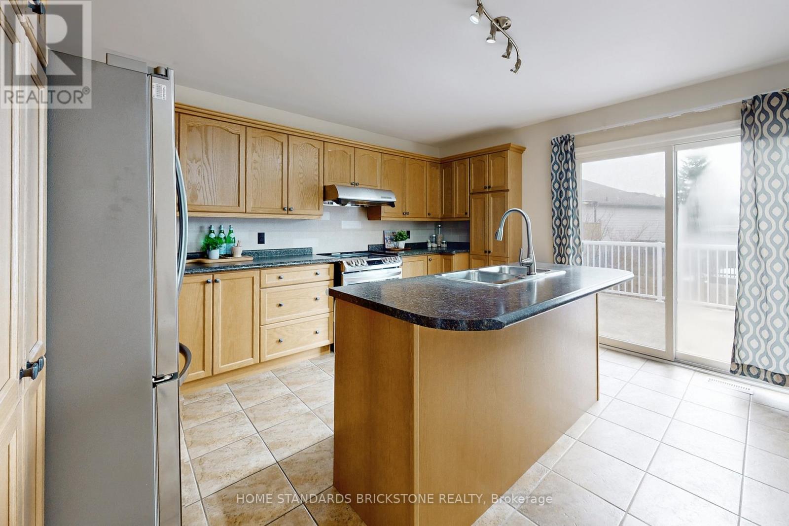 412 Autumn Crescent, Welland, Ontario  L3C 7J9 - Photo 9 - X12842738