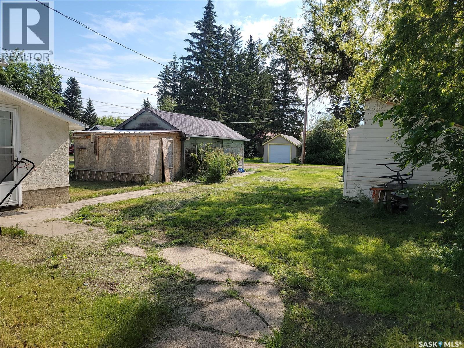 202 Irvine Street, Cut Knife, Saskatchewan  S0M 0N0 - Photo 2 - SK029510