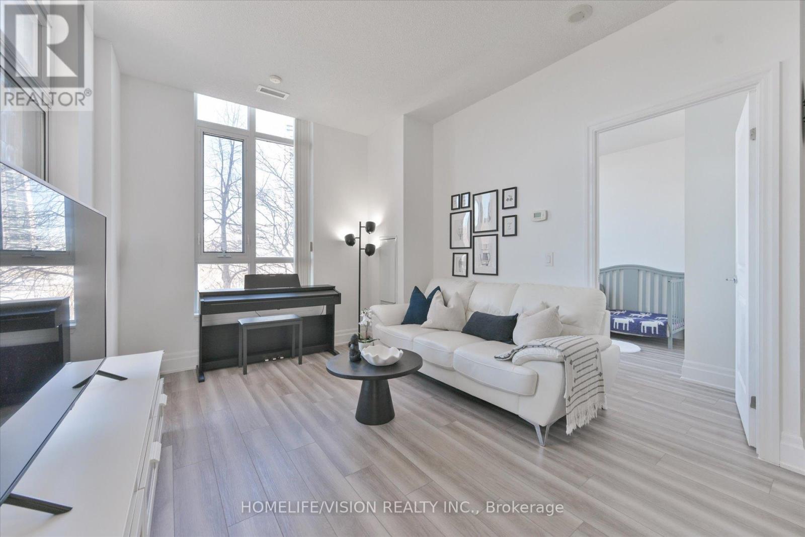 101 - 151 Upper Duke Crescent, Markham, Ontario  L6G 0E1 - Photo 9 - N12839538