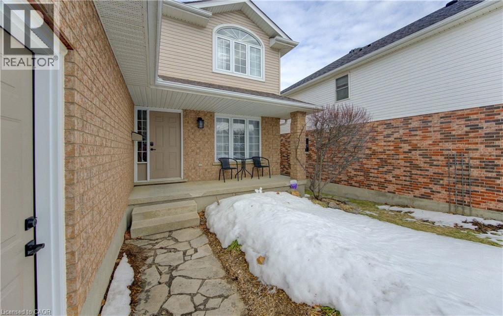 168 Bridgewater Crescent, Waterloo, Ontario N2M 2T3 - Photo 3 - 40808486