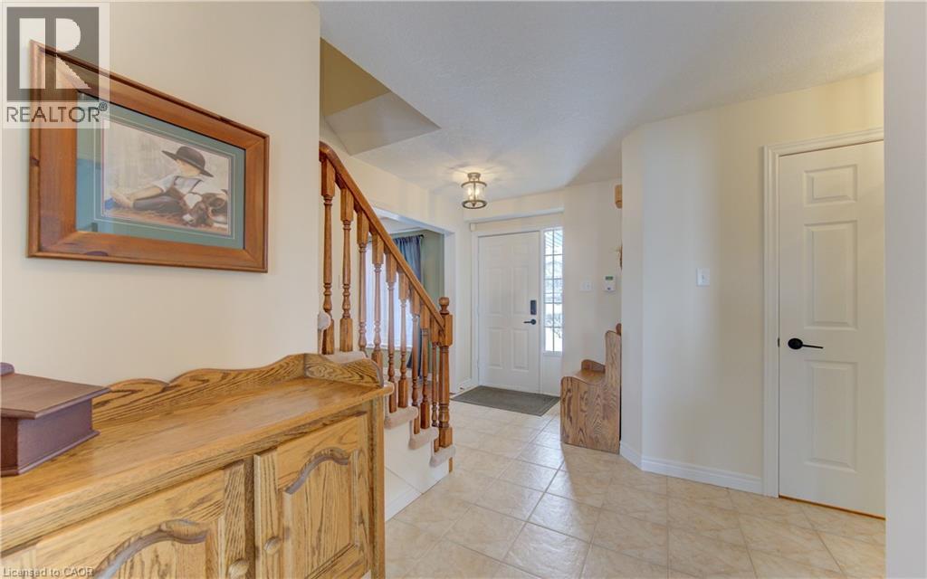 168 Bridgewater Crescent, Waterloo, Ontario N2M 2T3 - Photo 4 - 40808486