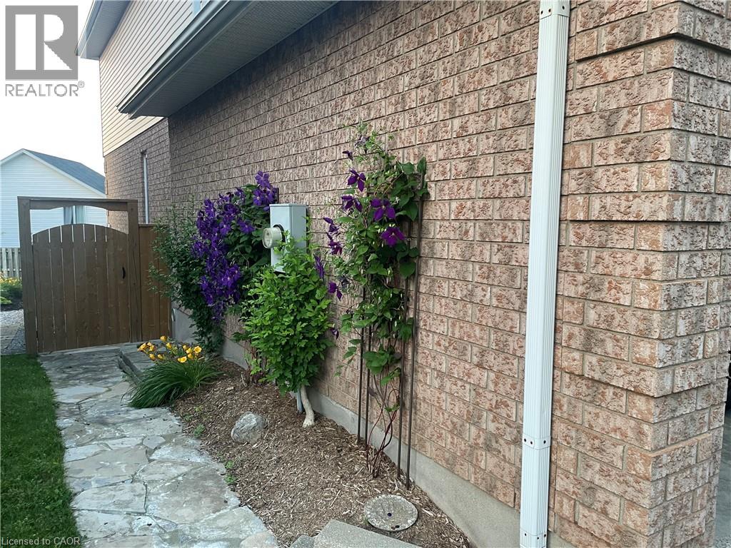 168 Bridgewater Crescent, Waterloo, Ontario N2M 2T3 - Photo 49 - 40808486