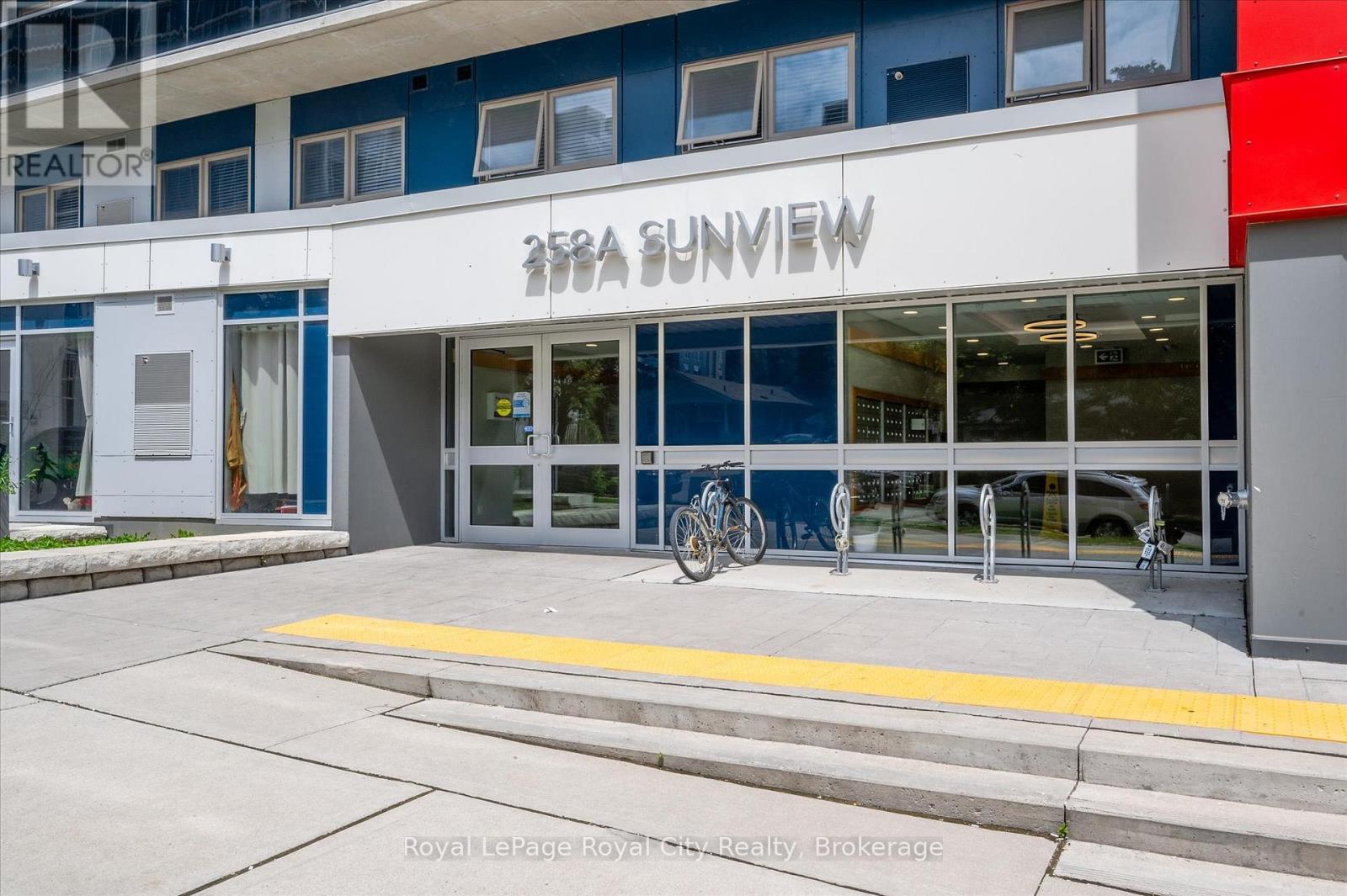 186 - 258a Sunview Street, Waterloo, Ontario  N2L 0H6 - Photo 2 - X12842890