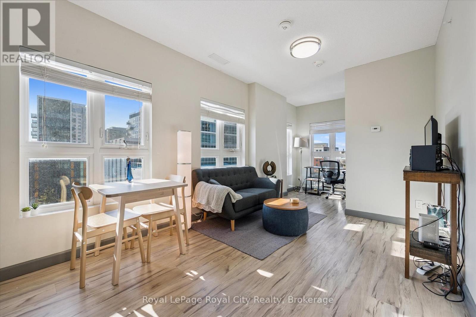 186 - 258a Sunview Street, Waterloo, Ontario  N2L 0H6 - Photo 3 - X12842890