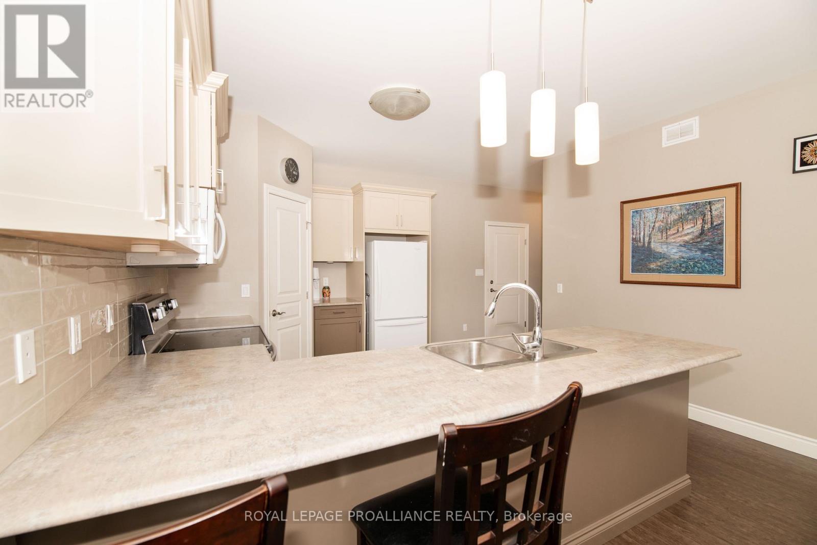 22 Walnut Crescent, Belleville, Ontario  K8N 0E4 - Photo 7 - X12842838