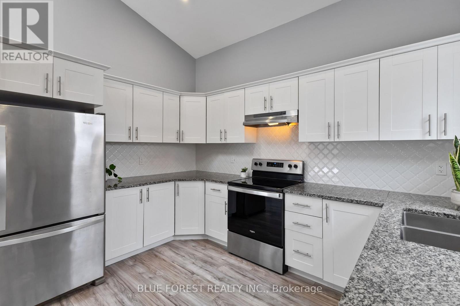 43 Southwood Crescent, London South, Ontario  N6J 1S8 - Photo 32 - X12842800