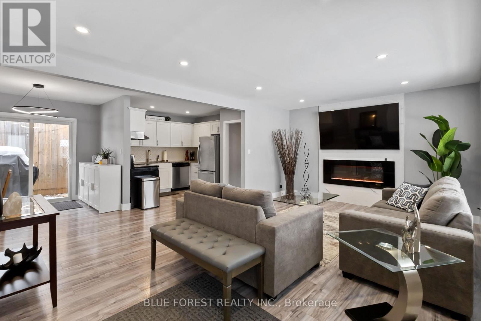 43 Southwood Crescent, London South, Ontario  N6J 1S8 - Photo 4 - X12842800