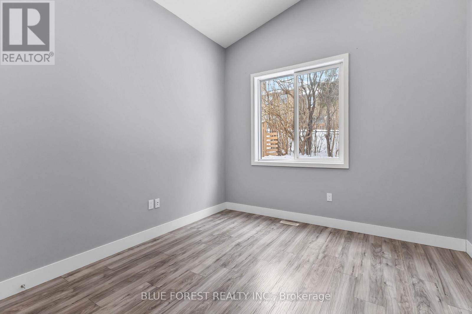 43 Southwood Crescent, London South, Ontario  N6J 1S8 - Photo 41 - X12842800