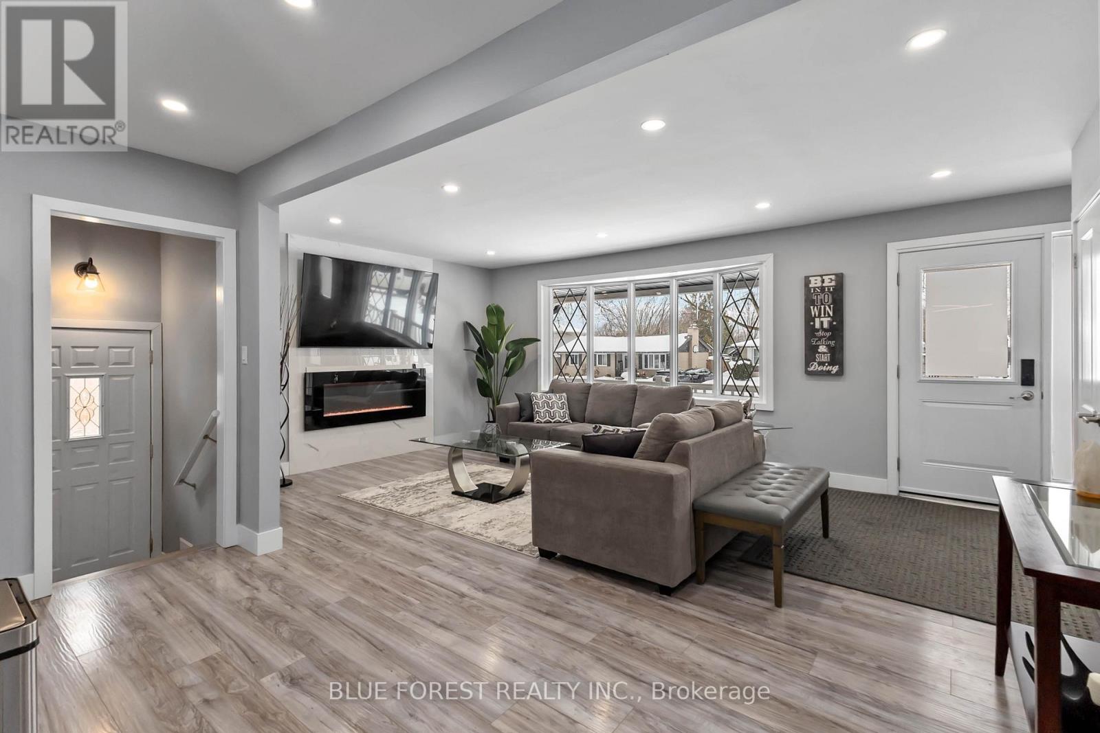 43 Southwood Crescent, London South, Ontario  N6J 1S8 - Photo 6 - X12842800