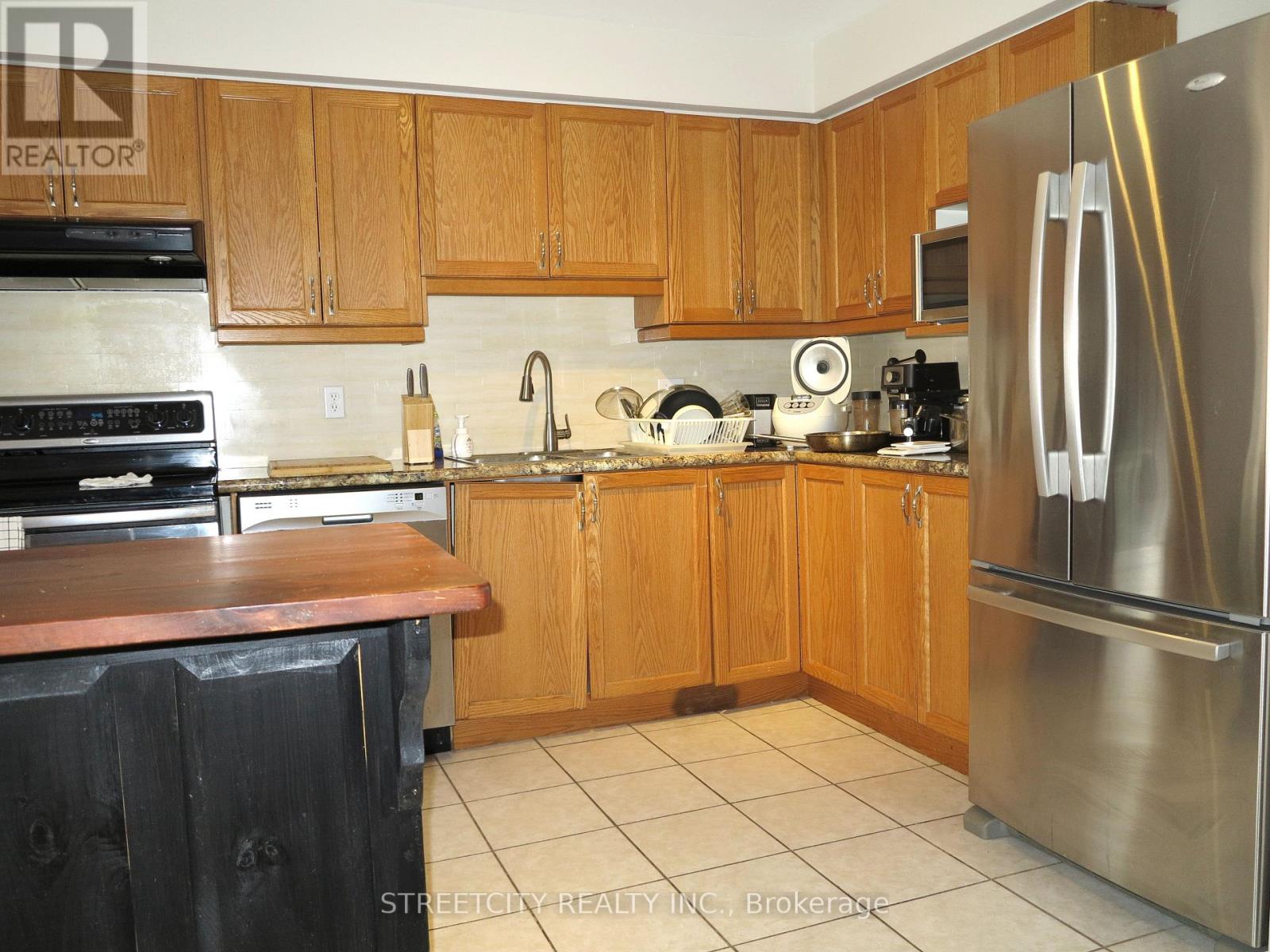 730 Silversmith Street, London North, Ontario  N6H 5R7 - Photo 3 - X12842934