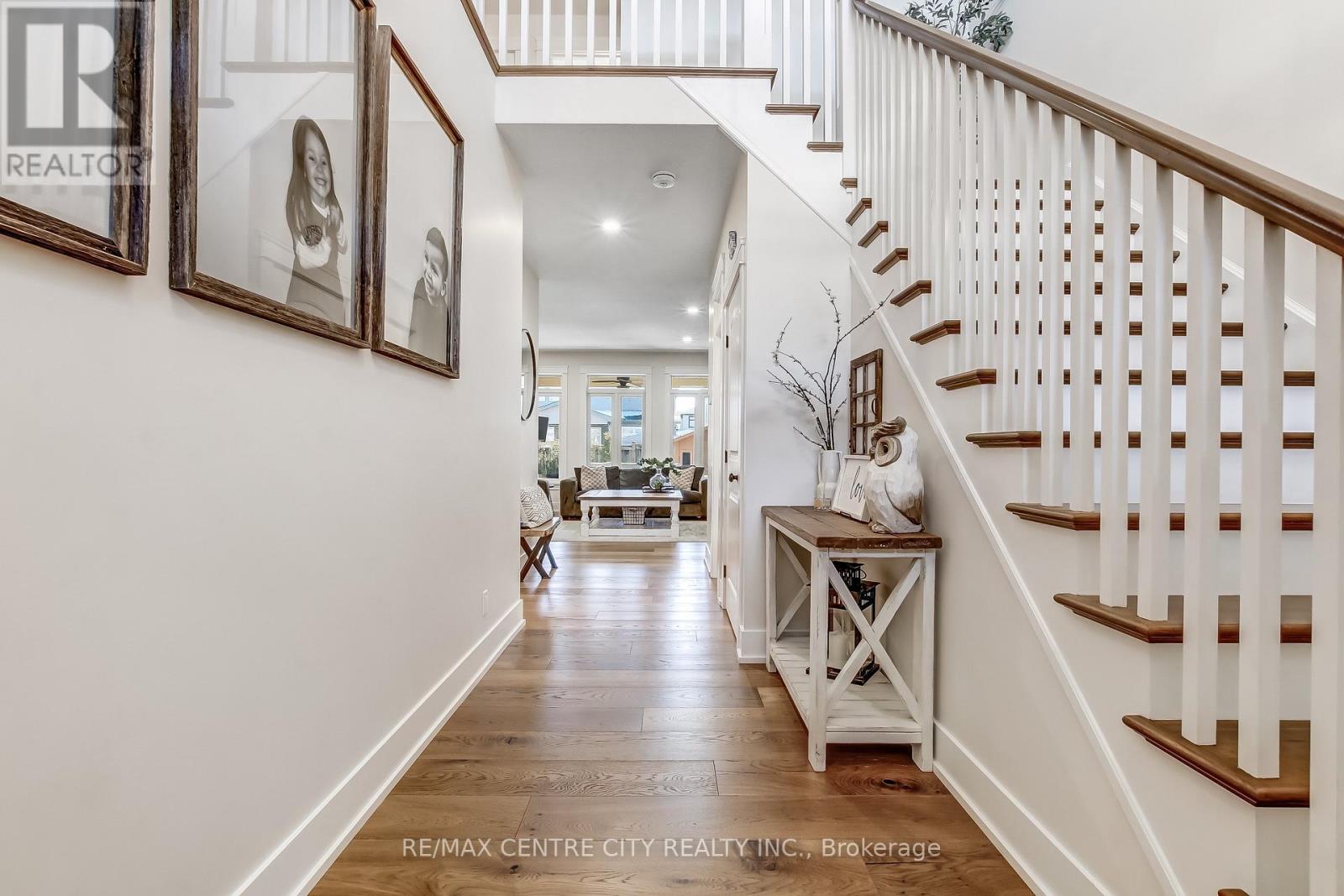 2200 Springridge Drive, London North, Ontario  N5X 0M3 - Photo 4 - X12842940