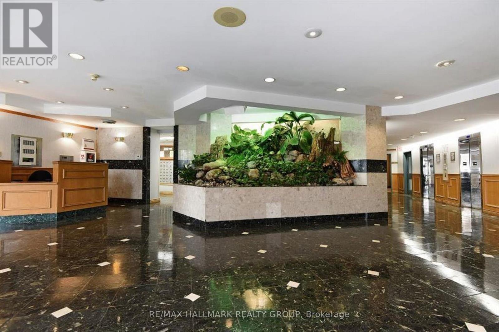 902 - 1025 Grenon Avenue, Ottawa, Ontario  K2B 8S5 - Photo 3 - X12842834