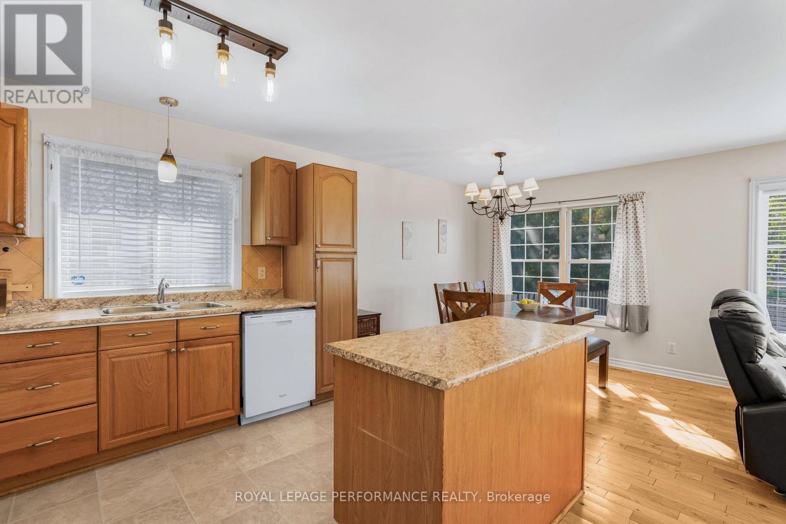 40 Lori Lane, North Dundas, Ontario  K0C 2H0 - Photo 11 - X12842836