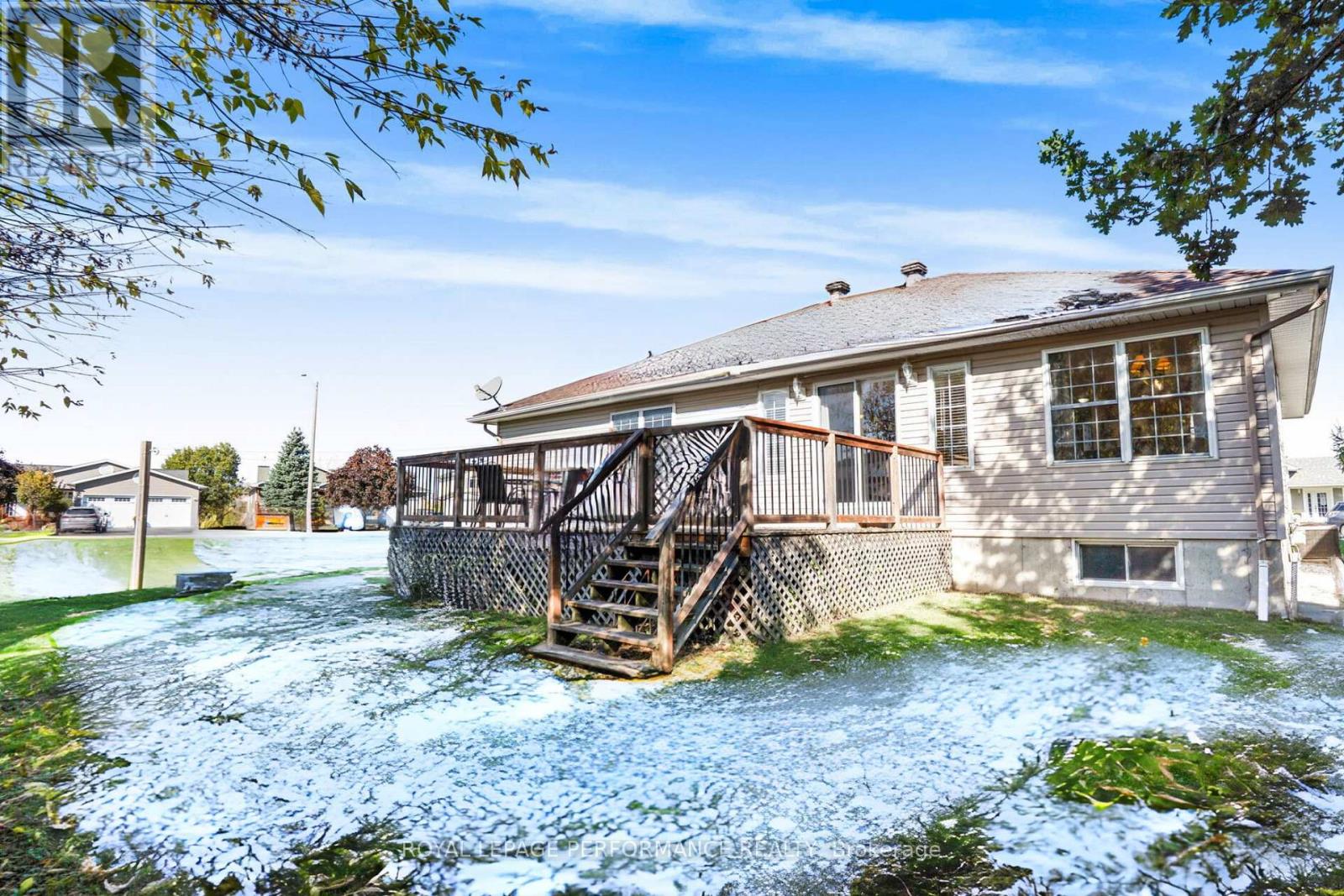 40 Lori Lane, North Dundas, Ontario  K0C 2H0 - Photo 2 - X12842836