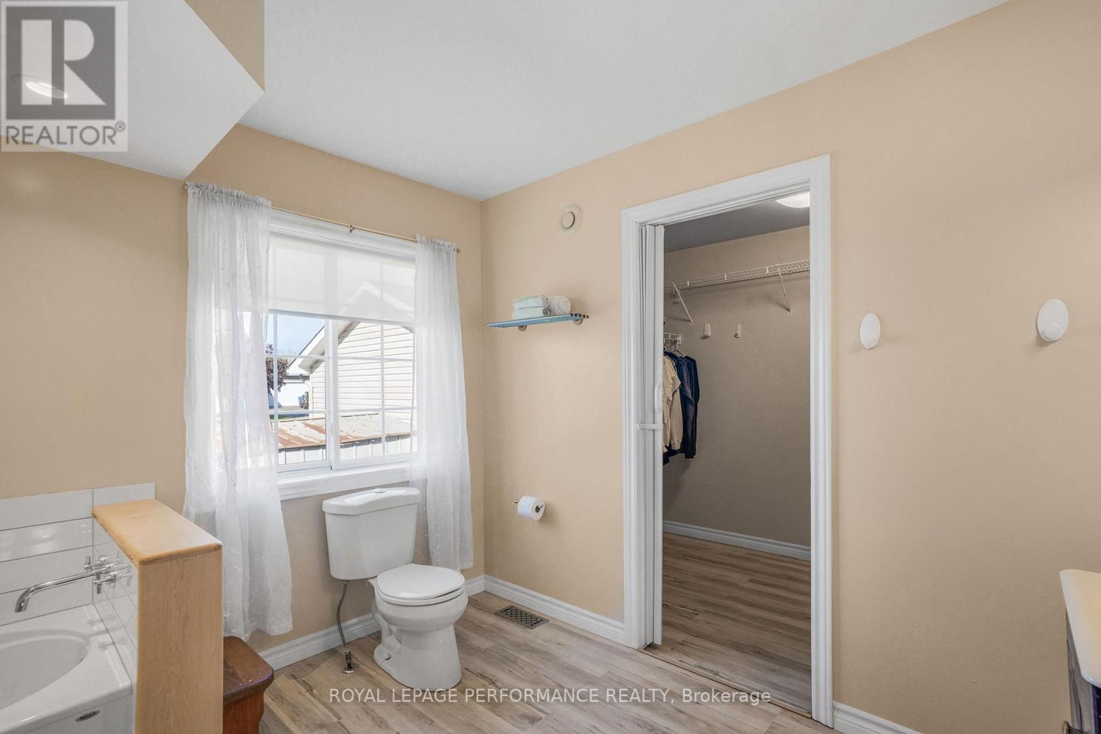 40 Lori Lane, North Dundas, Ontario  K0C 2H0 - Photo 23 - X12842836