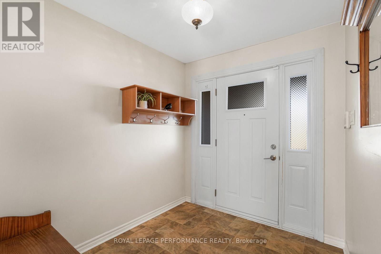 40 Lori Lane, North Dundas, Ontario  K0C 2H0 - Photo 3 - X12842836