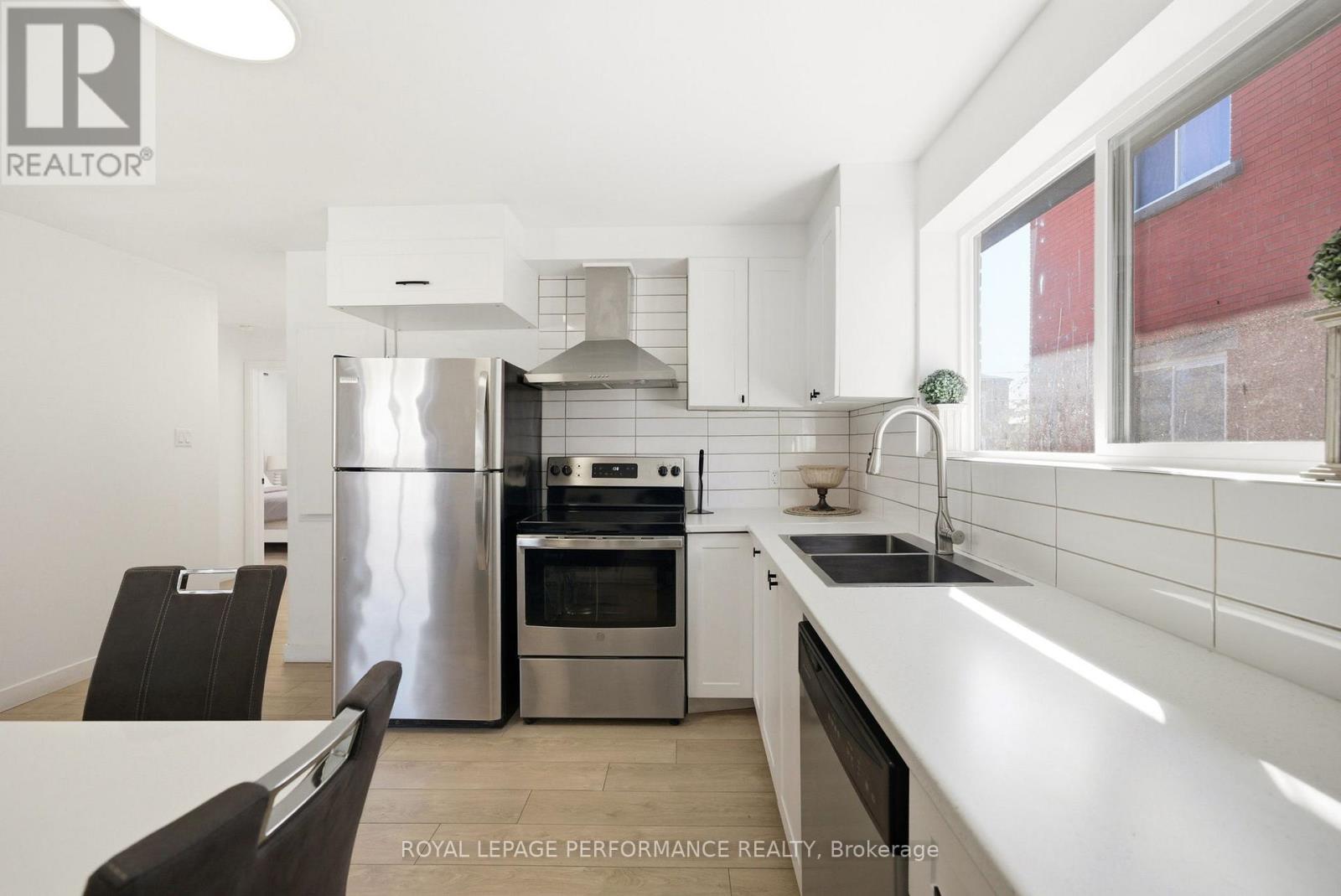 176 Dagmar Avenue, Ottawa, Ontario  K1L 5T2 - Photo 12 - X12842848