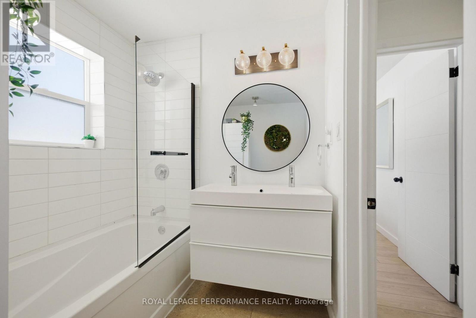 176 Dagmar Avenue, Ottawa, Ontario  K1L 5T2 - Photo 18 - X12842848