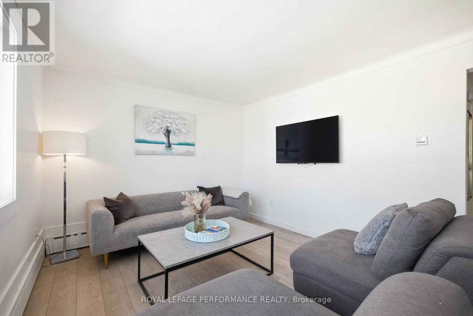 176 Dagmar Avenue, Ottawa, Ontario  K1L 5T2 - Photo 7 - X12842848