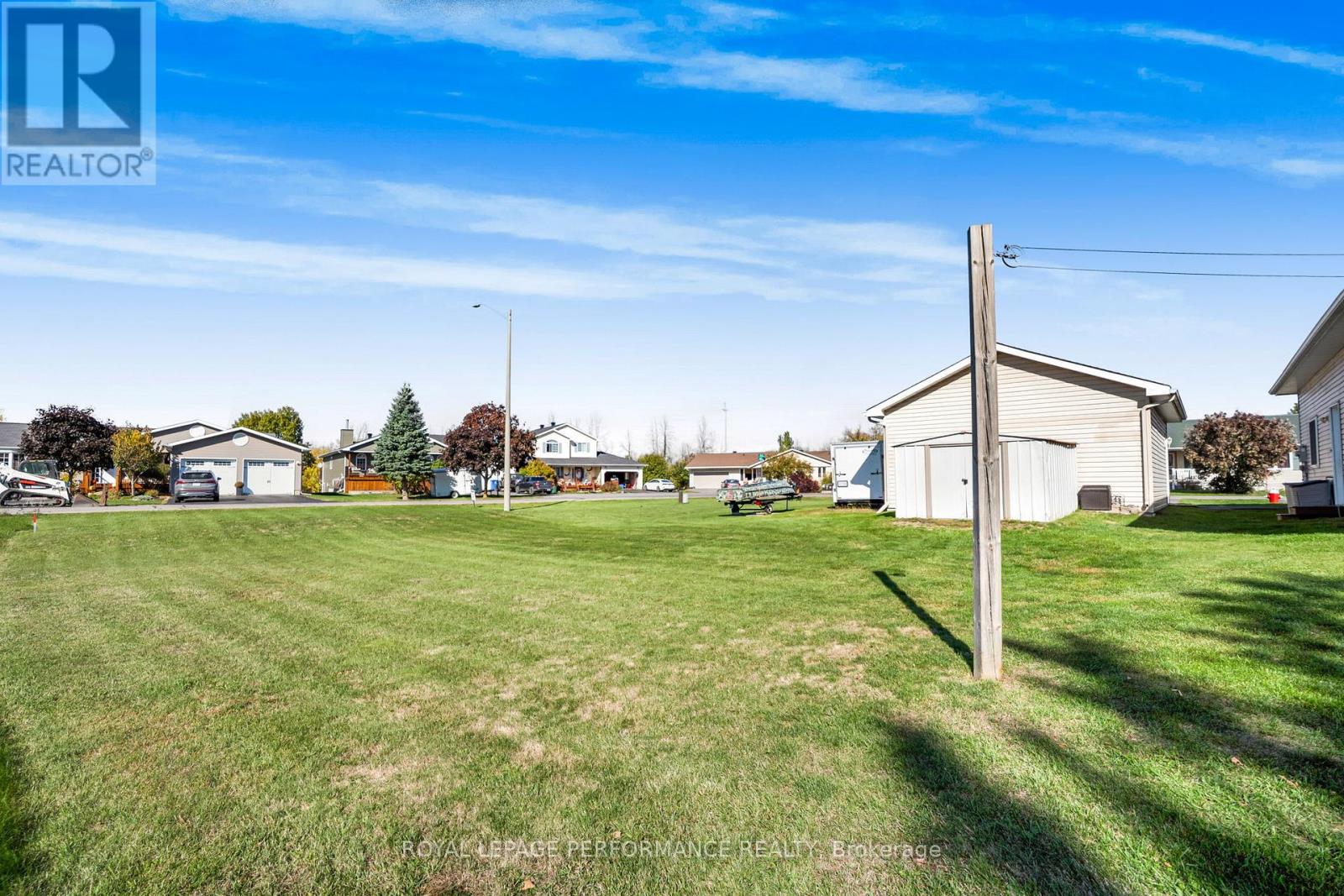 44 Lori Lane N, North Dundas, Ontario  K0C 2H0 - Photo 2 - X12842882