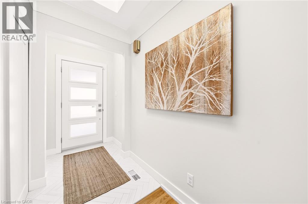 21 Victoria Street, Waterdown, Ontario  L0R 2H0 - Photo 4 - 40807788