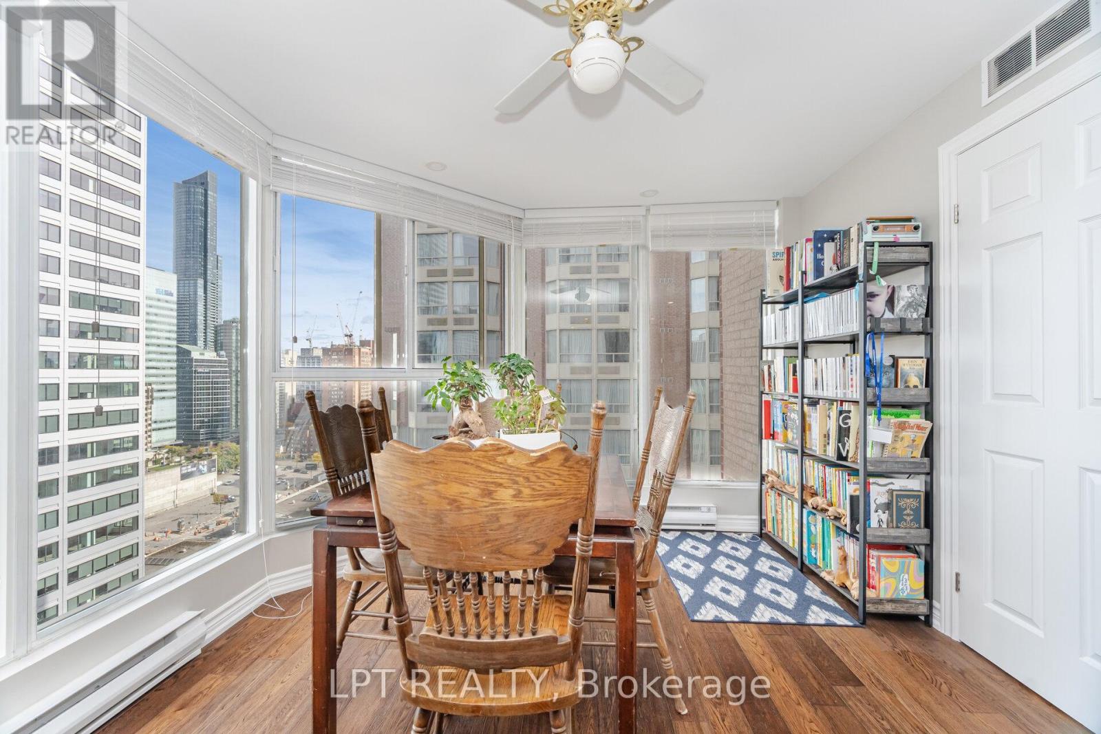 2007 - 55 Centre Avenue, Toronto, Ontario  M5G 2H5 - Photo 10 - C12842832