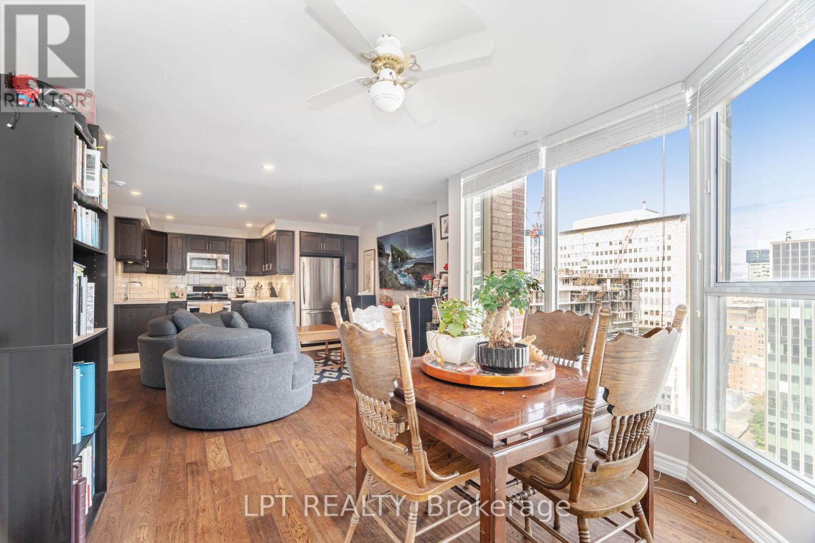 2007 - 55 Centre Avenue, Toronto, Ontario  M5G 2H5 - Photo 8 - C12842832