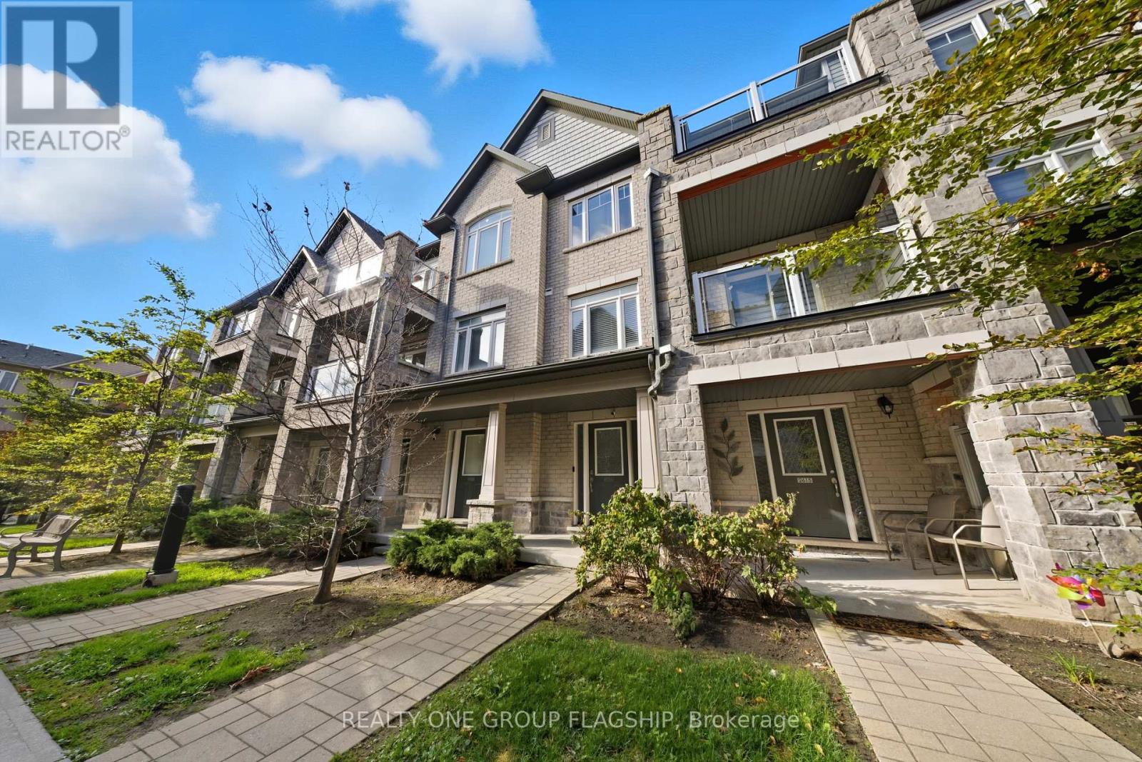 2613 Garrison Crossing, Pickering, Ontario L1X 0E5 - Photo 2 - E12842810