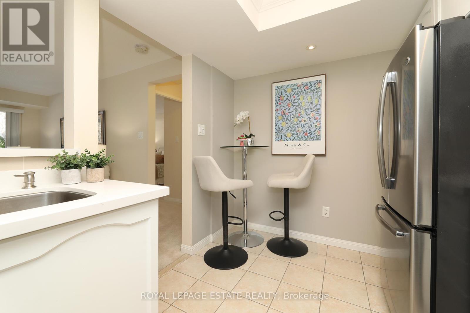 407 - 900 Bogart Mill Trail, Newmarket, Ontario  L3Y 8V5 - Photo 10 - N12842826