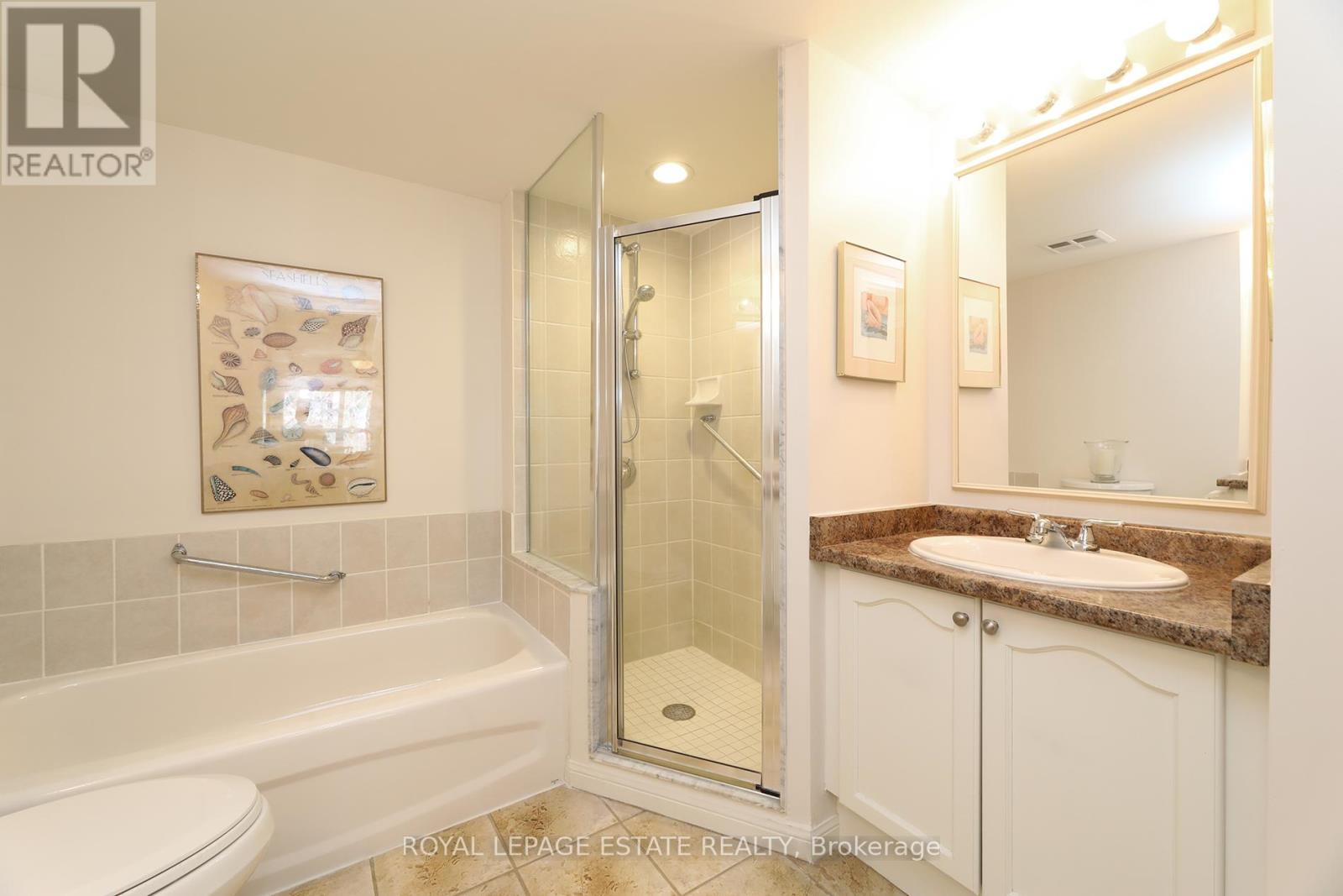 407 - 900 Bogart Mill Trail, Newmarket, Ontario  L3Y 8V5 - Photo 14 - N12842826