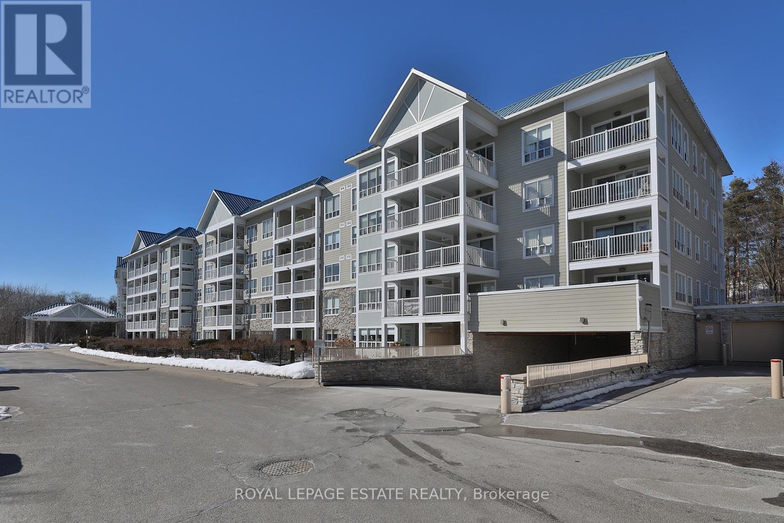 407 - 900 Bogart Mill Trail, Newmarket, Ontario  L3Y 8V5 - Photo 2 - N12842826