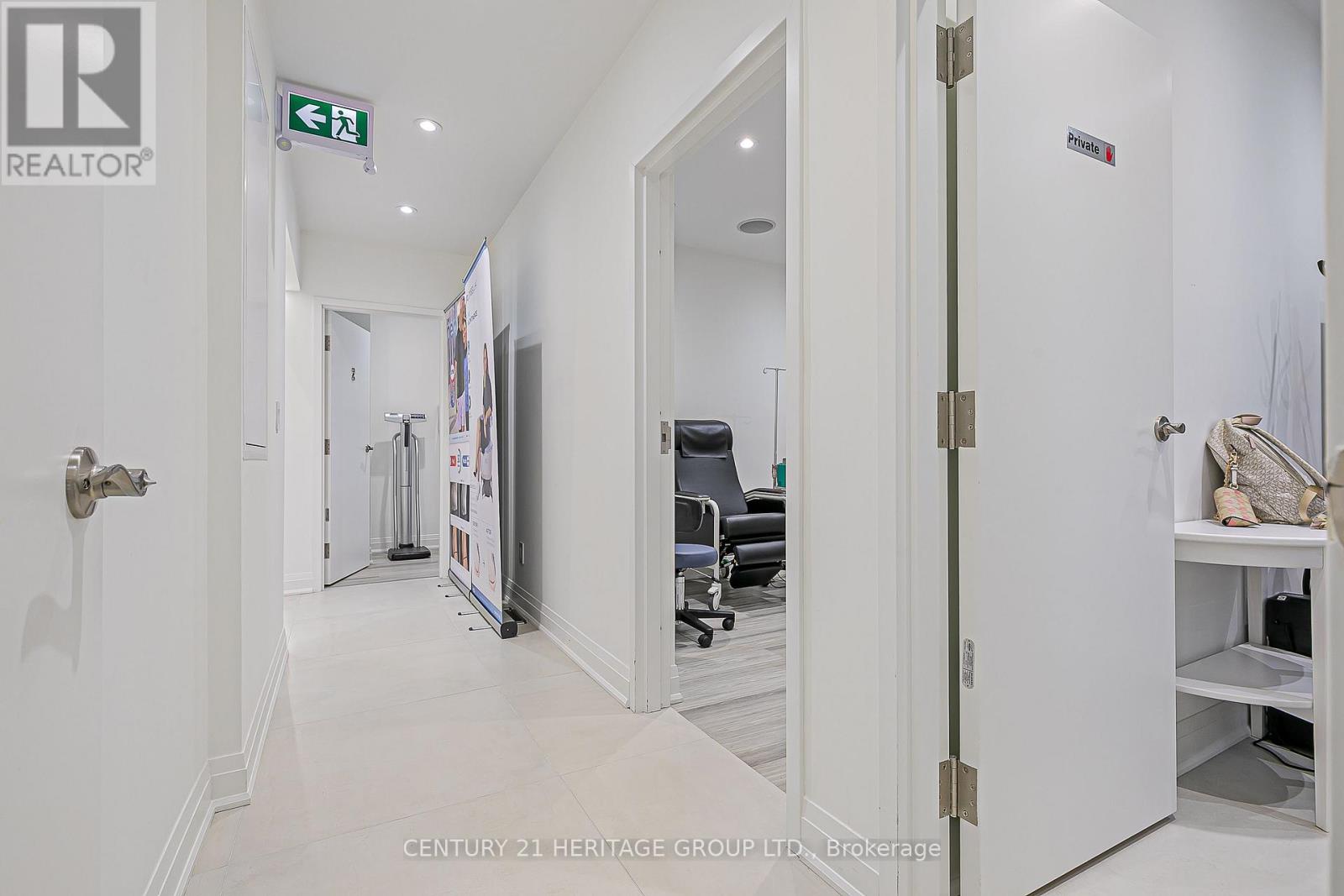 72 Prospect Street, Newmarket, Ontario  L3Y 3T2 - Photo 10 - N12842830