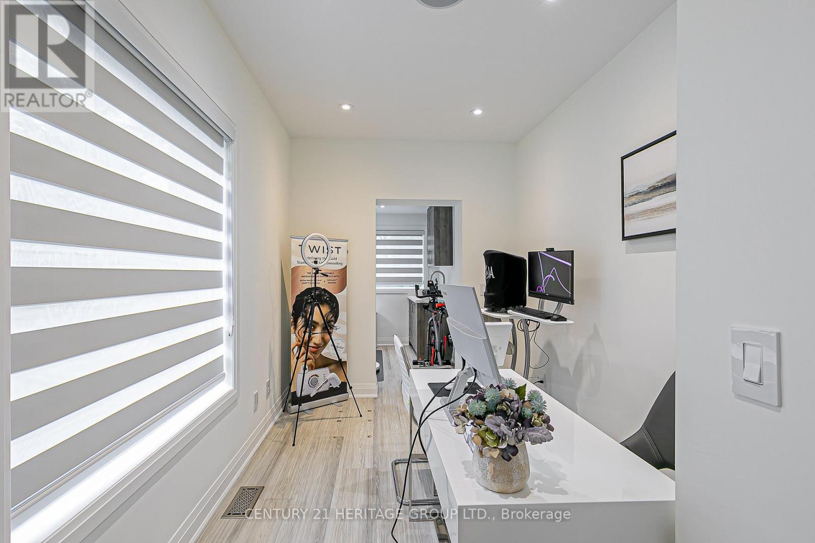 72 Prospect Street, Newmarket, Ontario  L3Y 3T2 - Photo 11 - N12842830