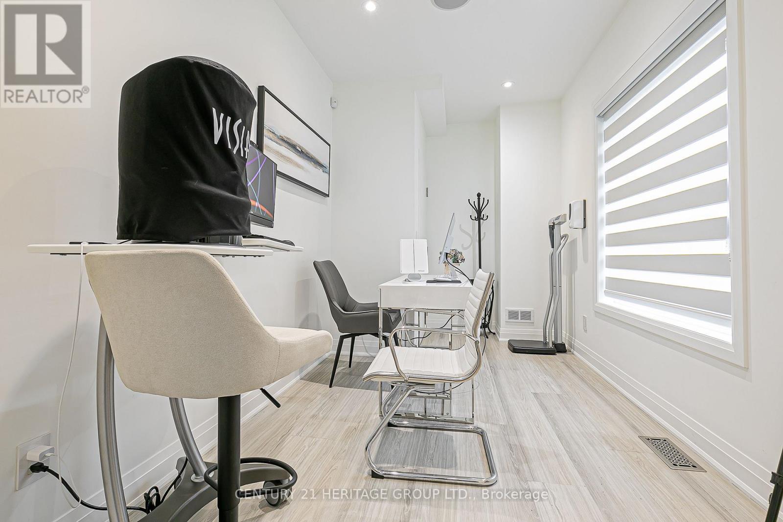 72 Prospect Street, Newmarket, Ontario  L3Y 3T2 - Photo 12 - N12842830