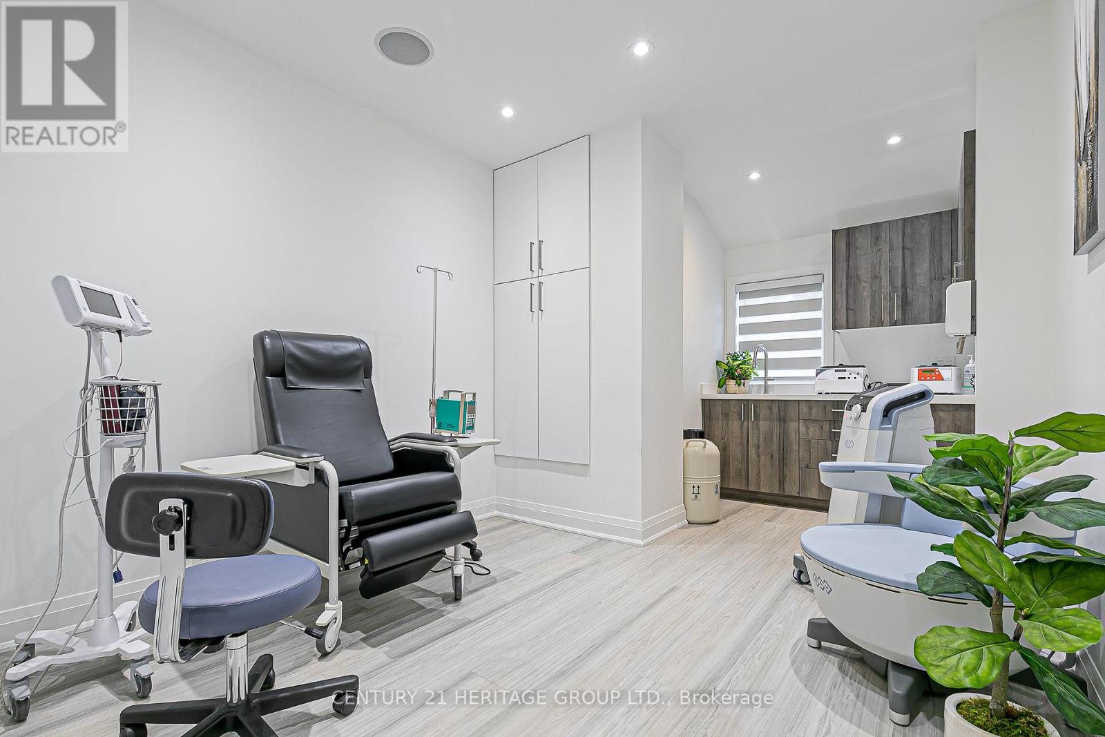 72 Prospect Street, Newmarket, Ontario  L3Y 3T2 - Photo 16 - N12842830